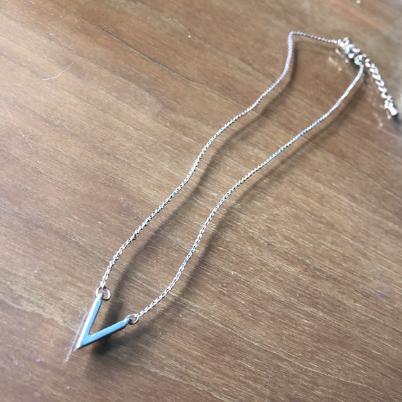 Gold V Arrow Choker Chain - Picture 5 of 5